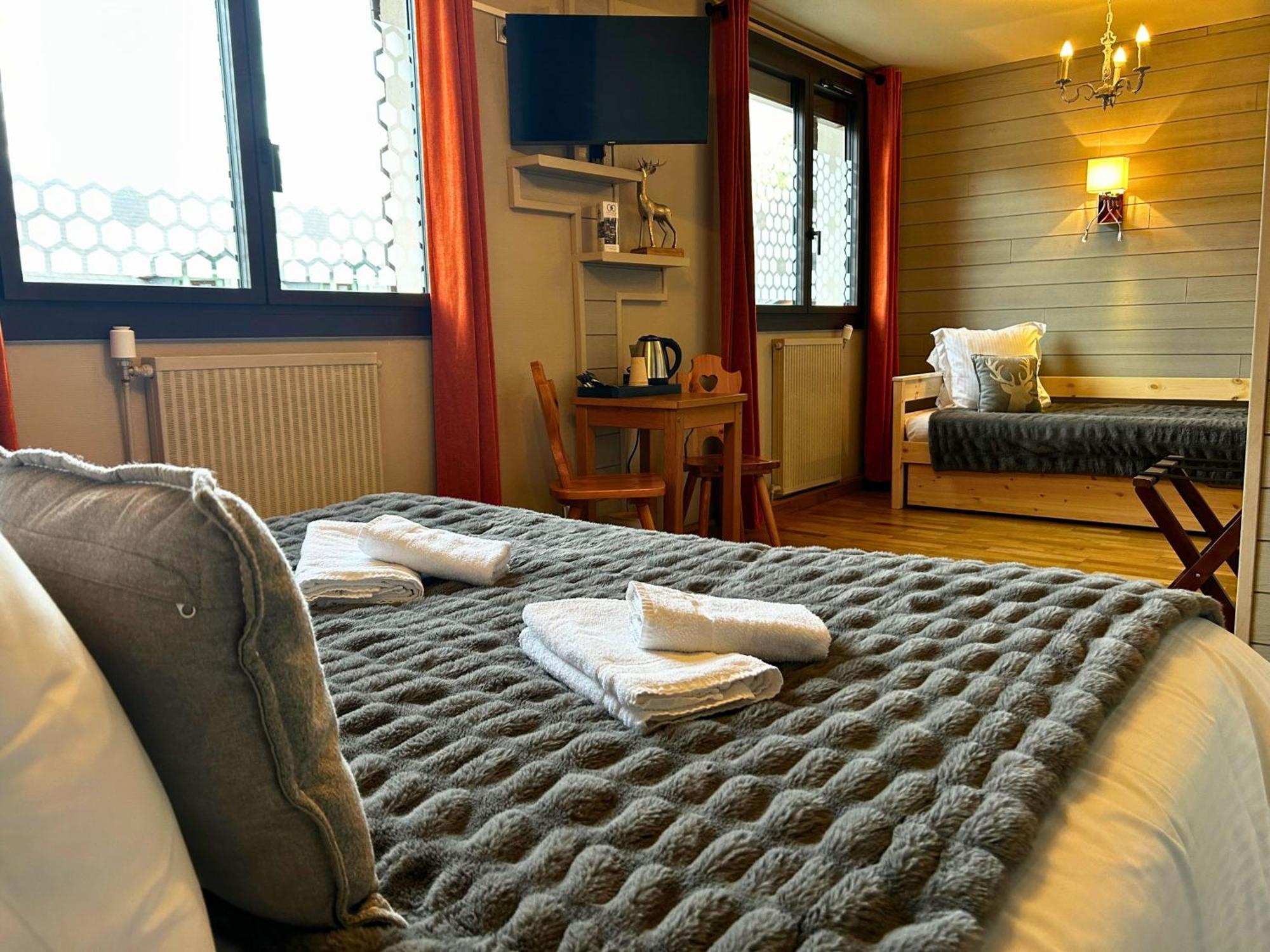 Hotel La Rencluse Bagnères-de-Luchon Eksteriør billede